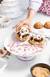 Country Estate Winter Frolic Cake Stand Ruby