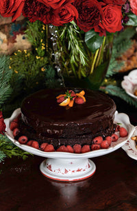 Country Estate Winter Frolic Cake Stand Ruby