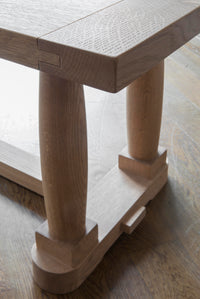 Nina Campbell The Campbell Dining Table close up leg