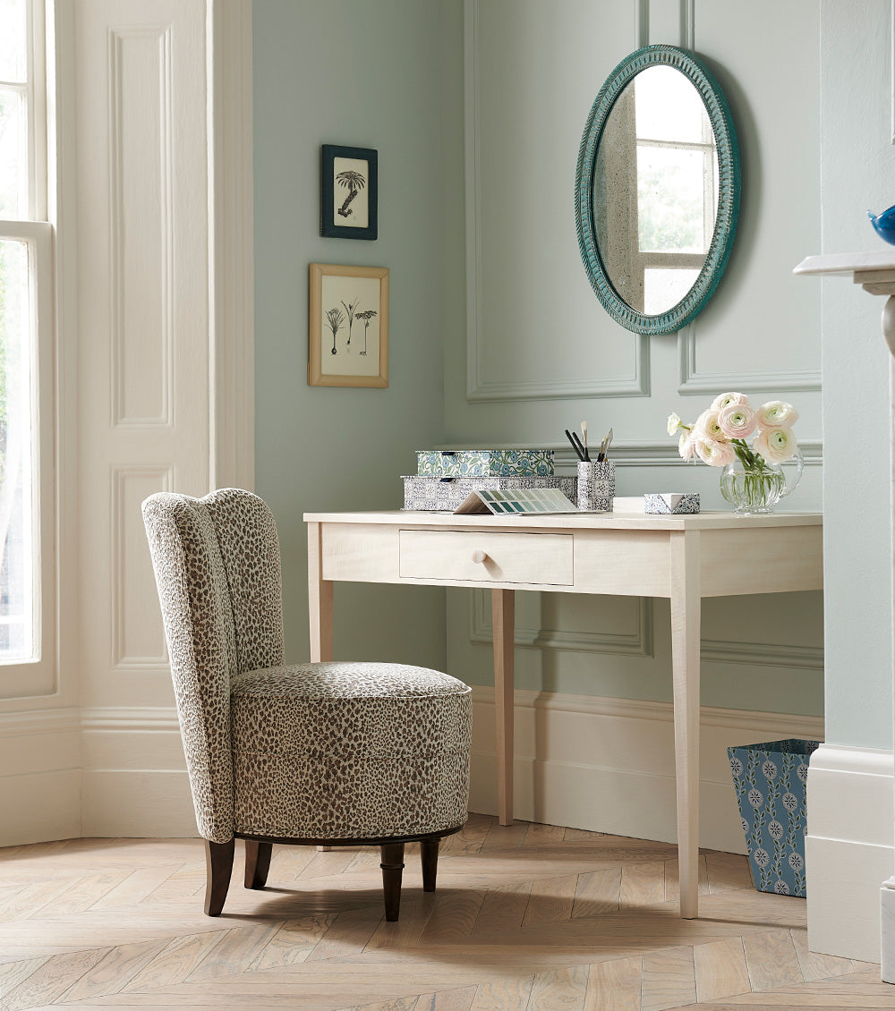 Nina Campbell Alice Chair in Bagatelle Weave Walnut/Ivory in room setting