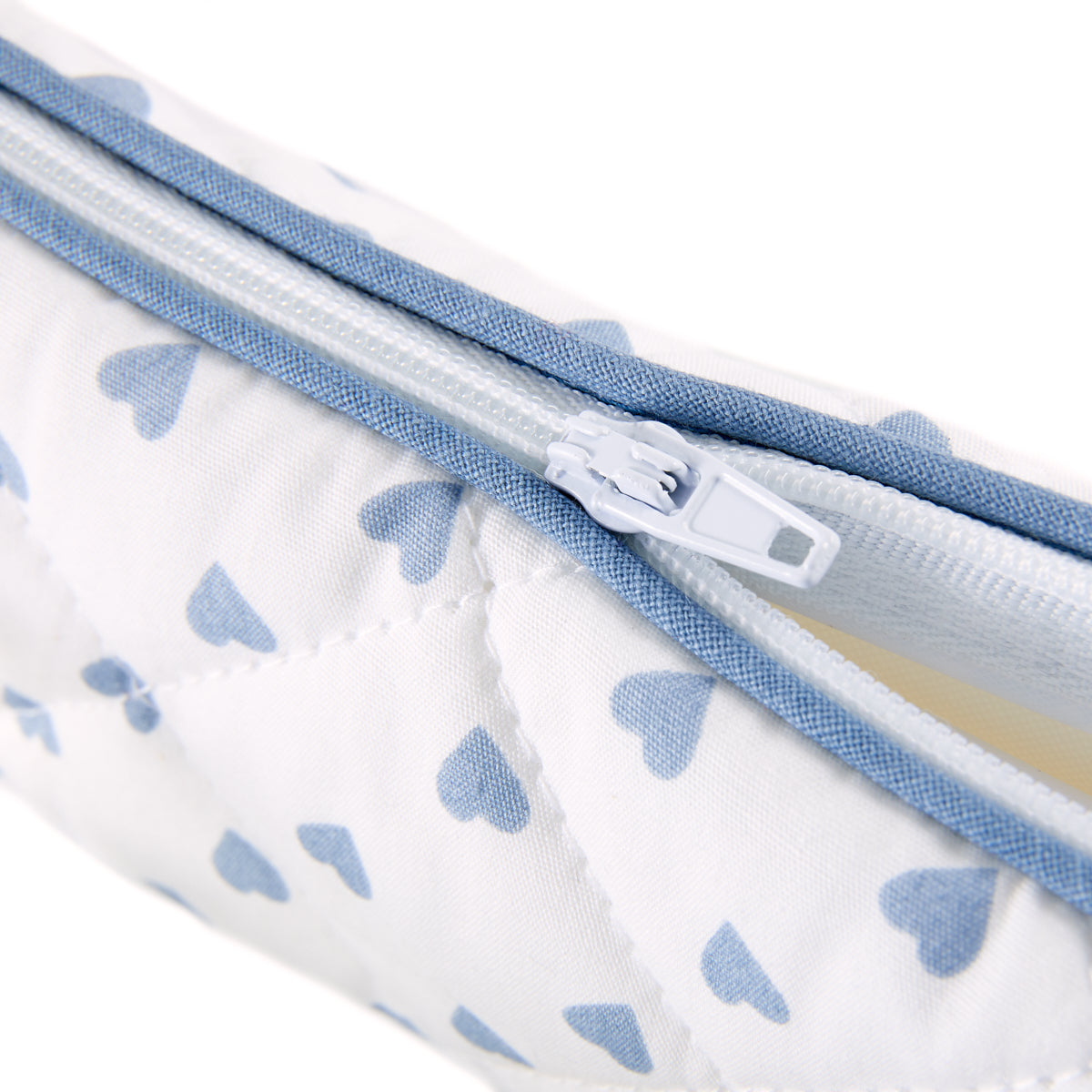 Nina Campbell Brush Bag Heart Blue close up zipper