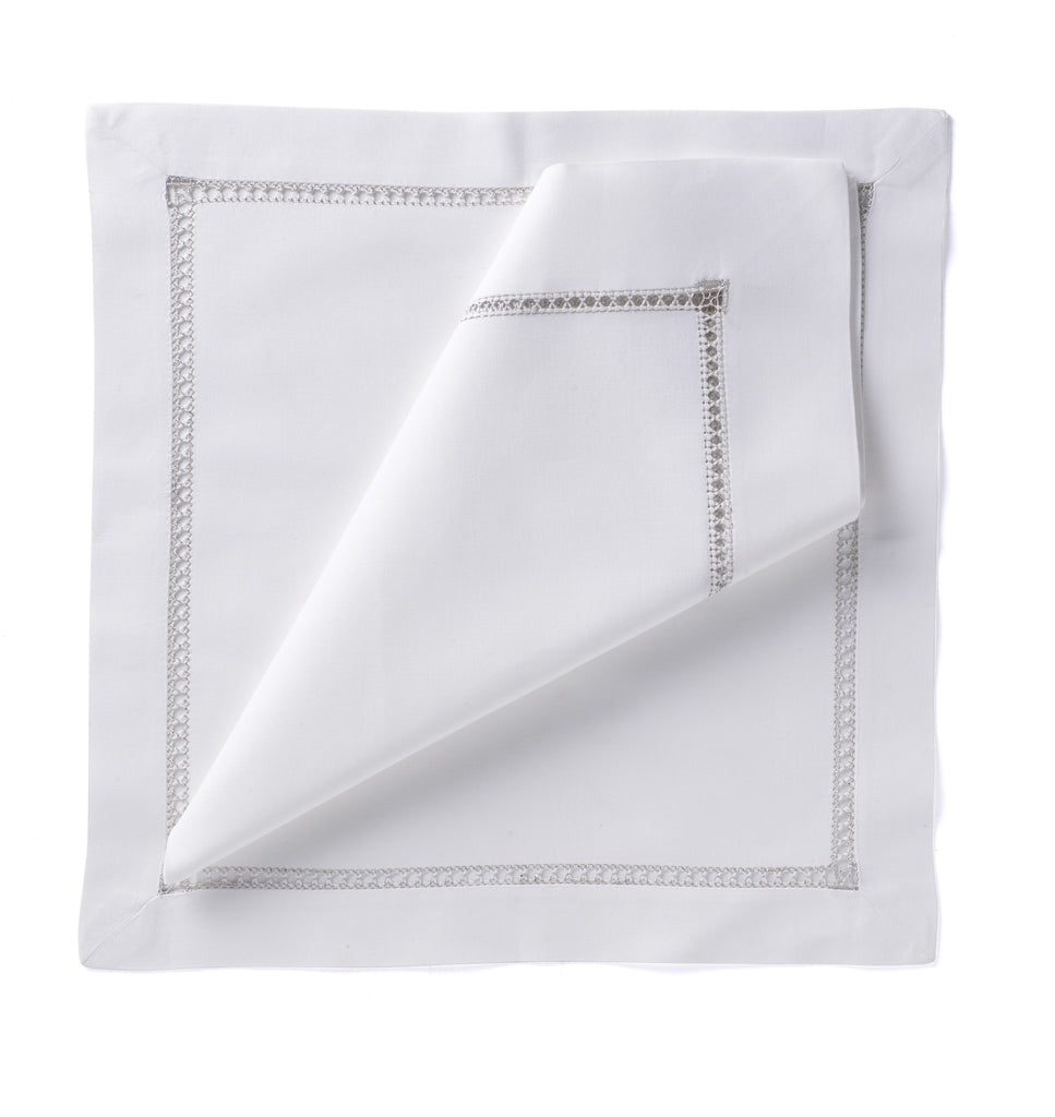 Placemat Hemstitch Silver 33X33cm Nina Campbell