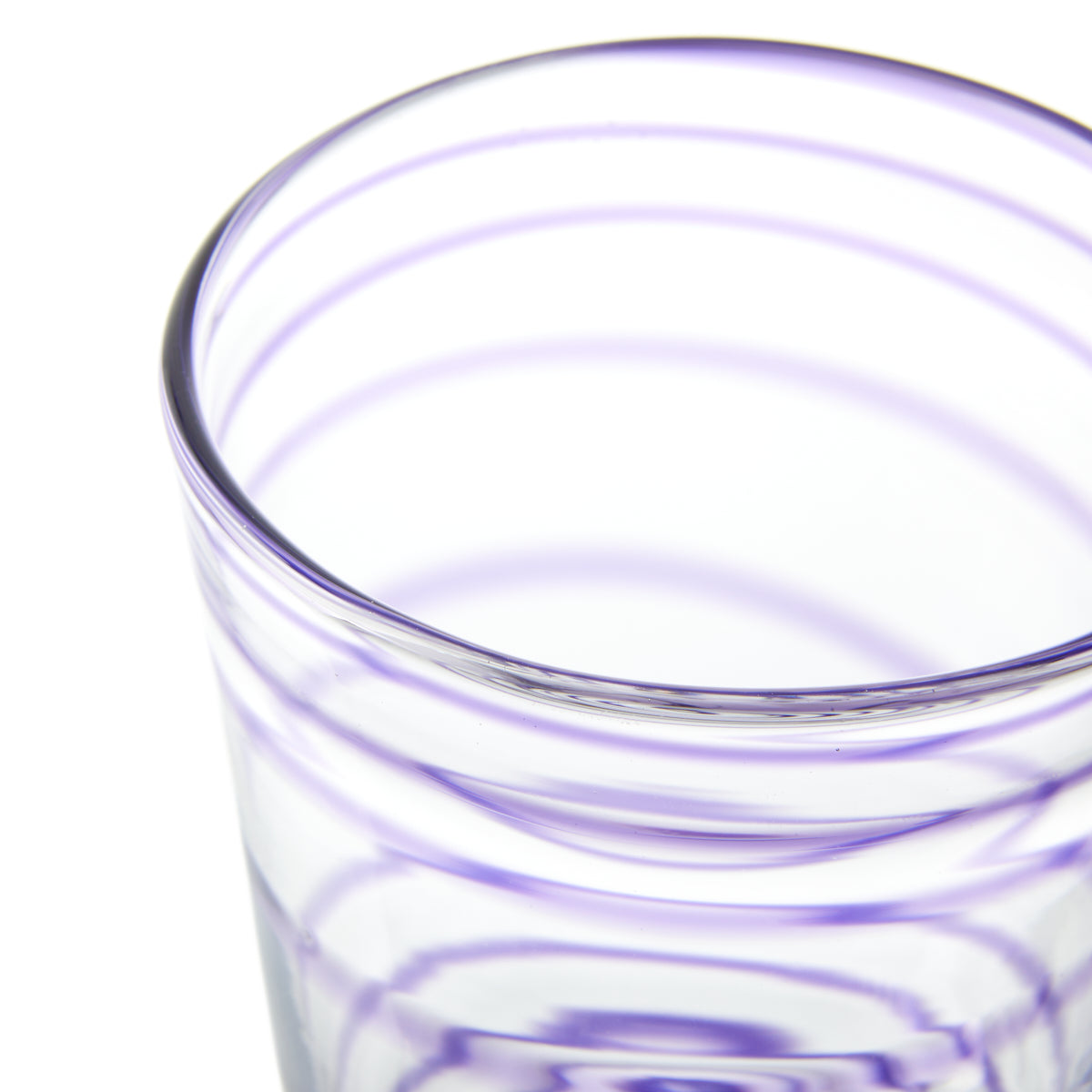 Nina Campbell Swirl Tumbler Purple close up rim
