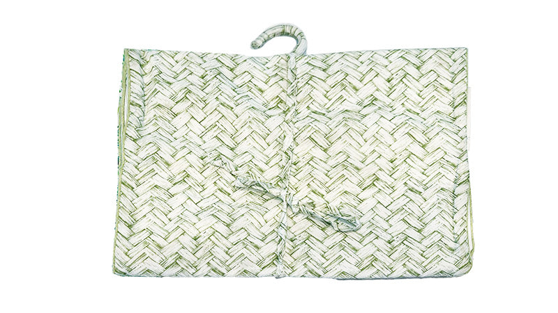 xHANGING BAG GREEN BASKETWEAVE