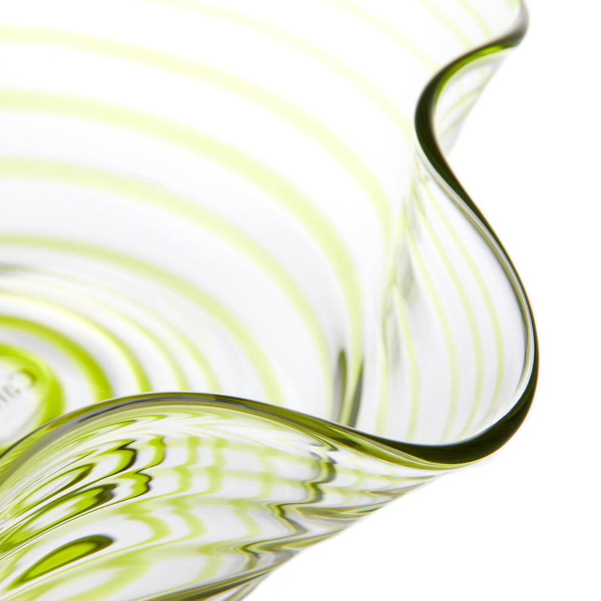 Nina Campbell Swirl Bonbon Bowl Green close up rim